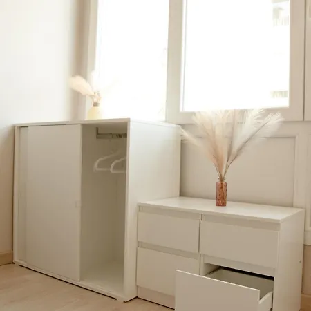 Apartment Meuble L'instant Dore - Netflix Neuf *